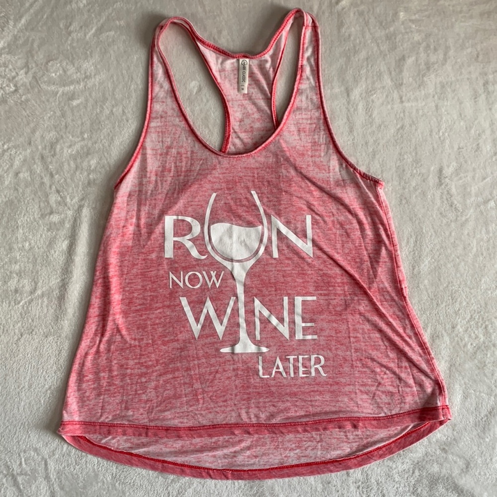 Woman’s graphic tank. Size Medium